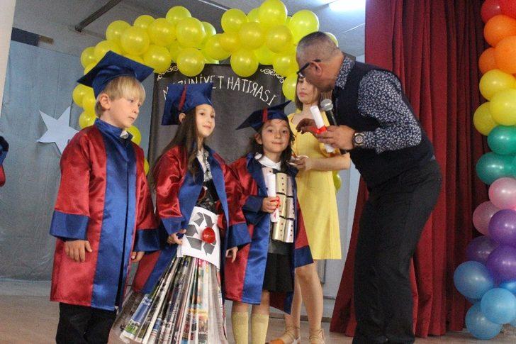 Geri dönüşüm defilesi izleyenlerden bol alkış aldı G2