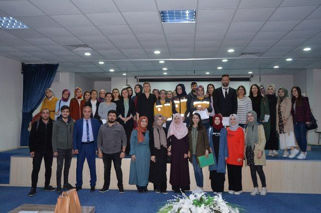 Erzincan’da  “İlk Yardım Eğitimi Konferansı” verildi