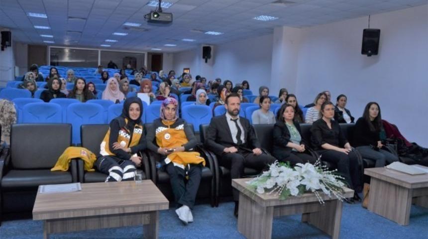 Erzincan&rsquo;da  &ldquo;İlk Yardım Eğitimi Konferansı&rdquo; verildi
