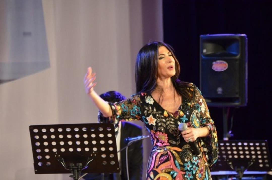 Bahar Şenliklerinde Elif G&uuml;reş&ccedil;i sahne aldı