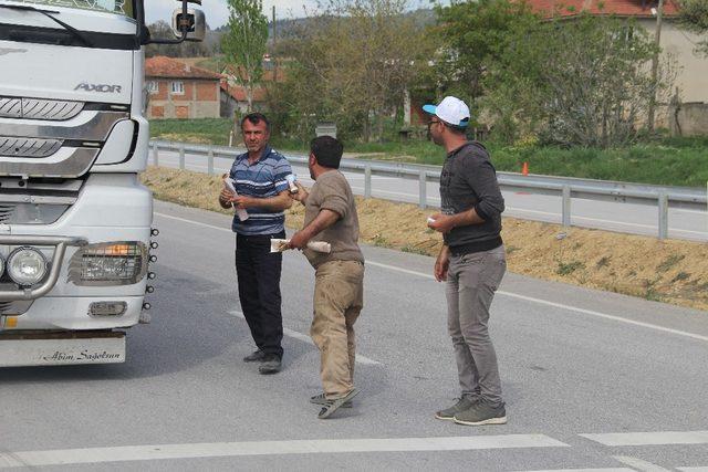 Köylü kadınlardan gözleme hayrı