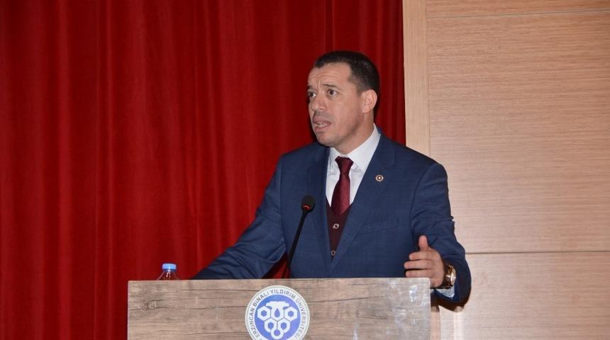 Do&ccedil;. Dr. &Ouml;zşavlı&rsquo;dan &ldquo;I. D&uuml;nya Savaşı Sonrası T&uuml;rkiye Dışına Ermeni G&ouml;&ccedil;leri&rdquo; konferansı