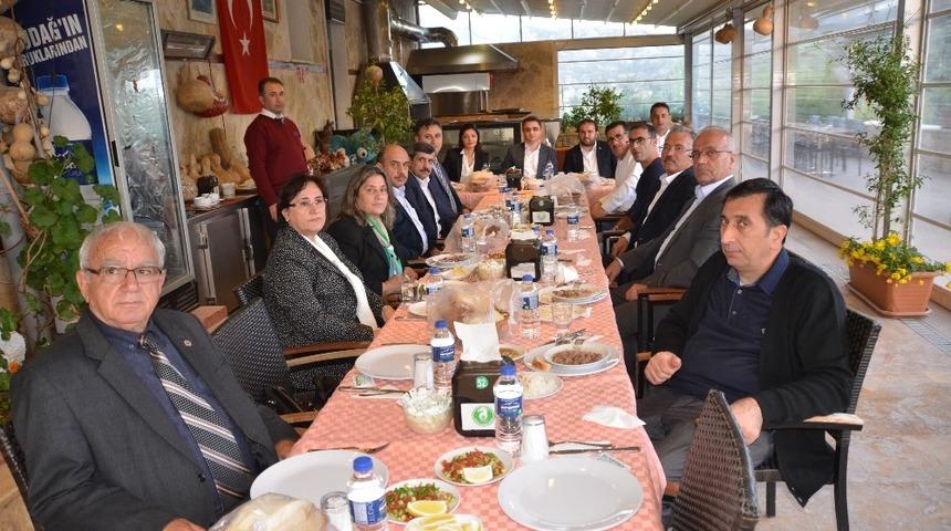 Başhekim Sakar onuruna veda yemeği