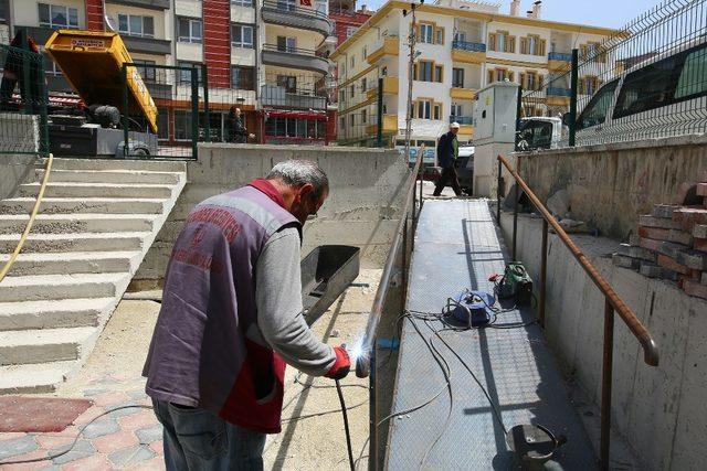 Keçiören Hüdaverdi Camii’ne engelli rampası yapıldı