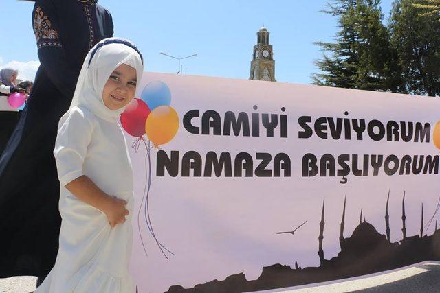 Altıntaş’ta ’Camiyi seviyorum, namaza başlıyorum’ etkinliği