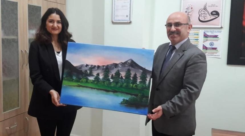 Kaymakam Başar&rsquo;a yağlı boya resim jesti