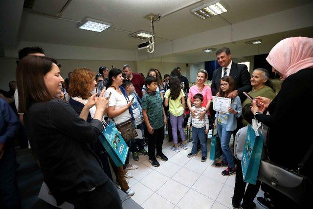 Karşıyaka’da yılın en başarılı öğrencilerine ödül