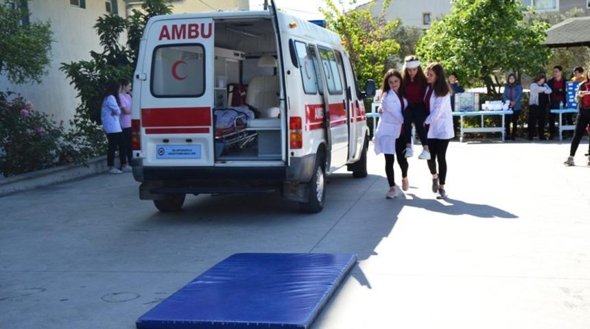 Biga&rsquo;da &ouml;ğrenciler, eğitimlerini ambulansta yapacak