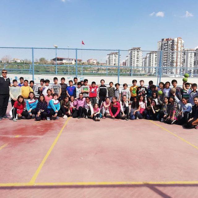 Talas Toki Şehit Levent Çetinkaya Ortaokulu Hentbol Çalışmalarına Başladı