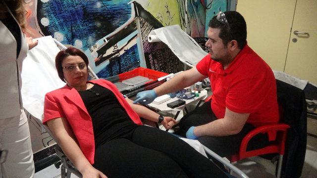 Hastane personeli, kök hücre ve kan bağışında bulundu