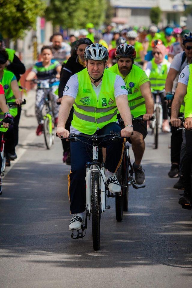 Yeşilay İzmir’den ‘sağlık’ için bisiklet turu
