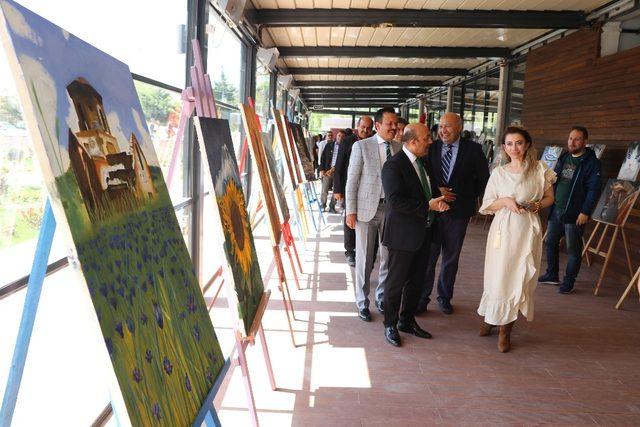 Aksaray’da Güzel Sanatlar Lisesi’nin resim sergisi göz kamaştırdı