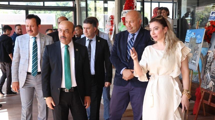 Aksaray&rsquo;da G&uuml;zel Sanatlar Lisesi&rsquo;nin resim sergisi g&ouml;z kamaştırdı