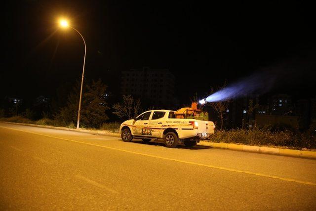 Karaköprü’de gece ilaçlaması aralıksız sürüyor