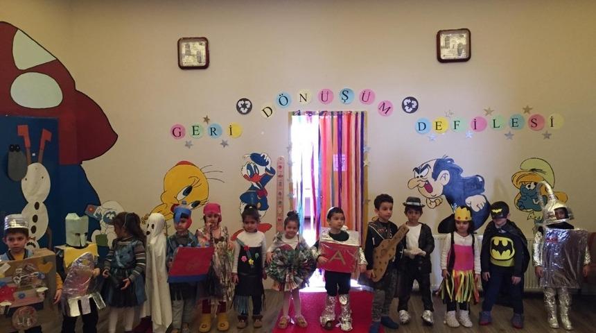 Ovacıklı minikler, "Geri Dönüşüm Defilesi" ile "Çevre Beratı" aldı