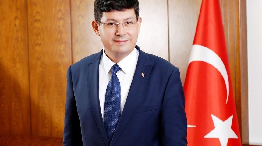 Başkan &Ouml;zcan 1 Mayıs Emek ve Dayanışma G&uuml;n&uuml;&rsquo;n&uuml; kutladı