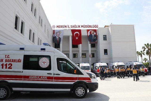 Mersin’de 8 yeni ambulans göreve başladı