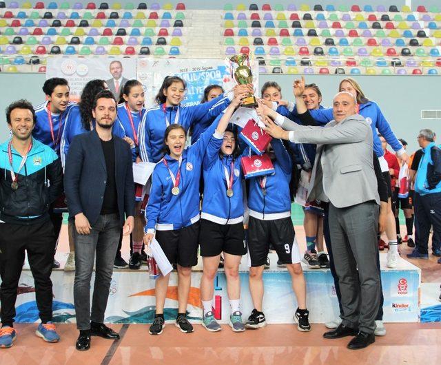 Kızlarda Bursa, erkeklerde ise Denizli temsilcileri Gençler Futsal Türkiye Şampiyonu oldu