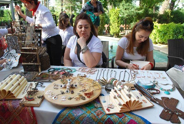 Salihli’de üretici kadın pazarı ilgi çekti