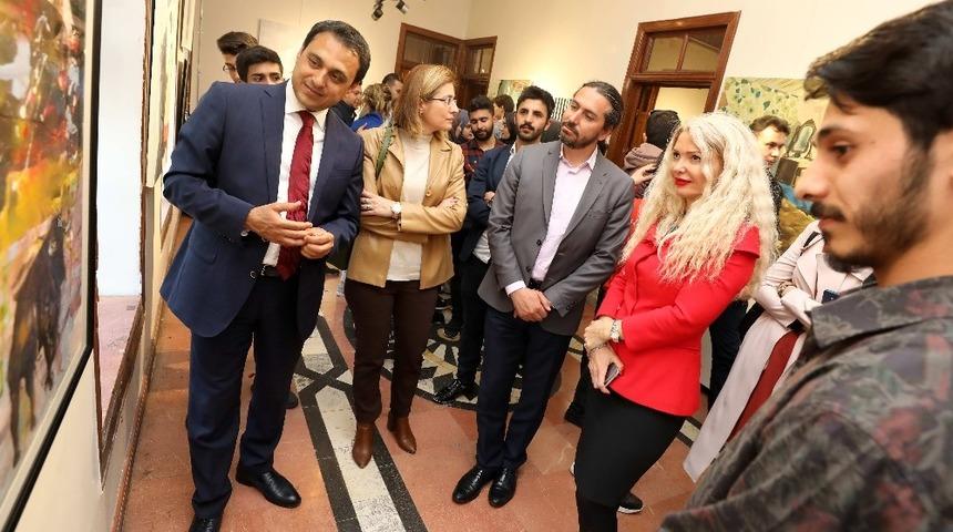 Genç resamlar çalışmalarını sergiledi