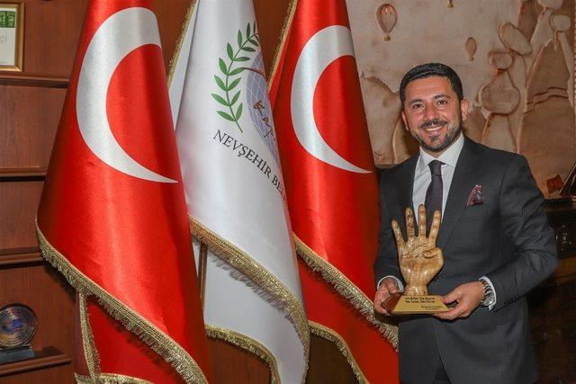 Belediye Başkanı Arı, Nevşehir halkına teşekk&uuml;r etti 3