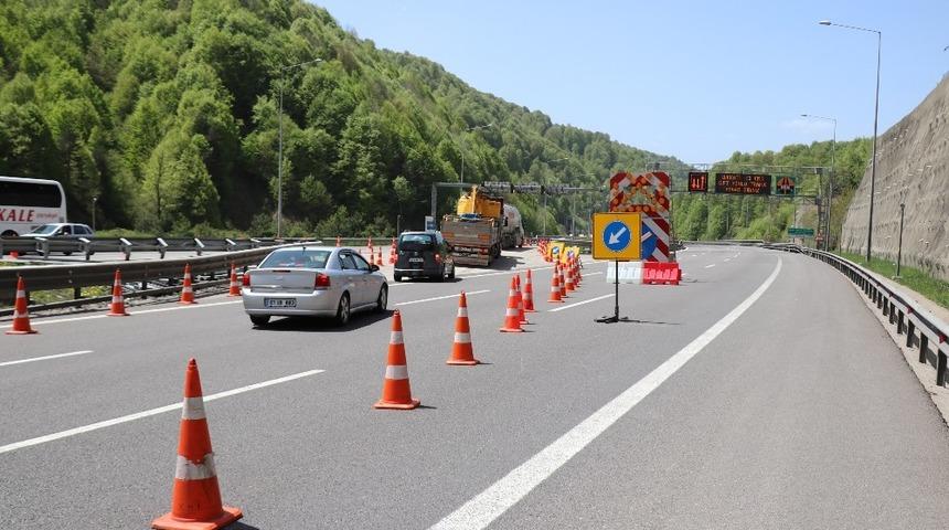TEM Otoyolu Bolu Dağı ge&ccedil;işinde yol &ccedil;alışması başladı