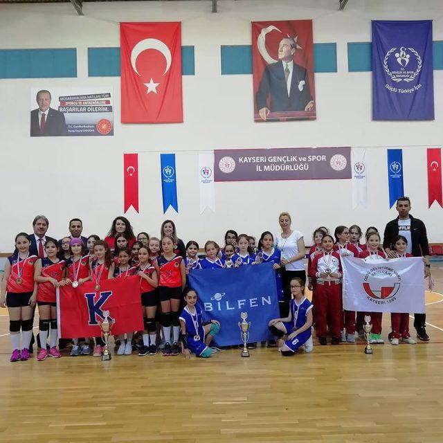 Okullar Arası Voleybol Minikler İl Birinciliği Sona Erdi