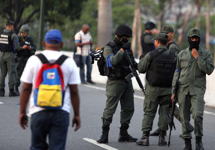 Venezuela'da darbe girişimi! Biber gazıyla müdahale  G4