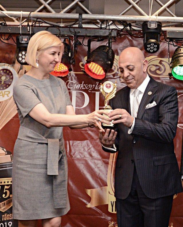 Avrupa&rsquo;da yılın işadamı &ouml;d&uuml;l&uuml; Yavuz Y&uuml;ksel&rsquo;e verildi 2