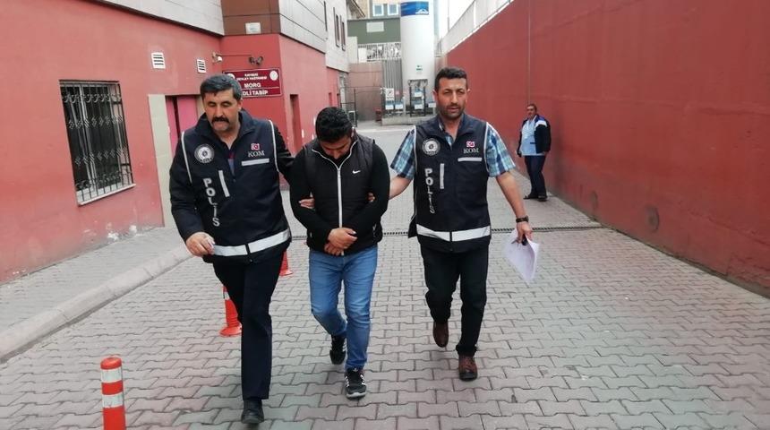 Tarihi eserlerle yakalanan şahıs adliyeye &ccedil;ıkarıldı