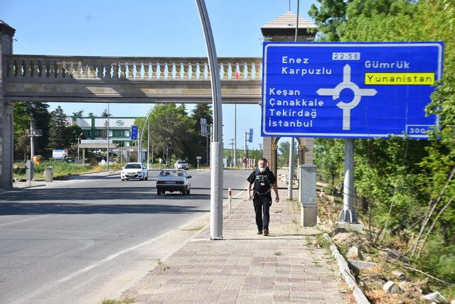 Nutuk'a dikkat çekmek için İstanbul'dan, Selanik'e yürüyor