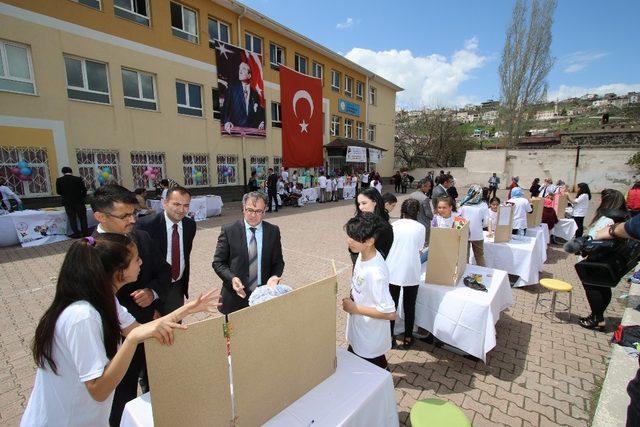 Gürdoğanlar Ortaokulu’ndan Bilim Fuarı