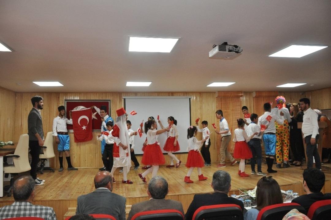 Bulanıklı &ouml;ğrencilerden muhteşem g&ouml;steri