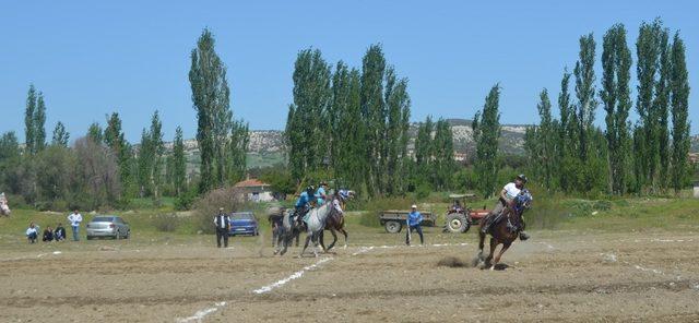 Selendi’de atlı cirit heyecanı başladı