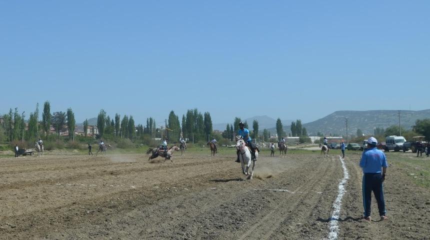 Selendi&rsquo;de atlı cirit heyecanı başladı