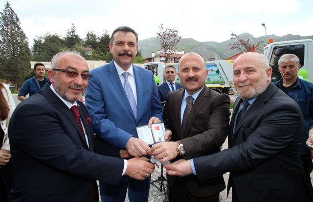 YHKB’den bütçe tasarrufuyla 3 kente çöp toplama aracı