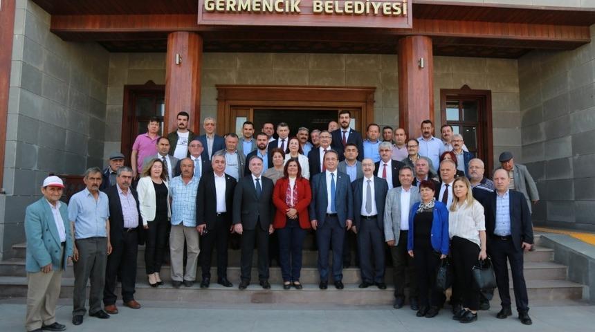 &Ccedil;er&ccedil;ioğlu ve CHP heyetinden Başkan &Ouml;ndeş&rsquo;e tebrik ziyareti