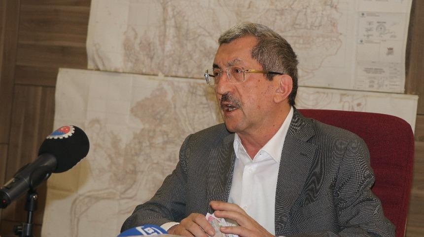 Vergili, “Artık siyasi kimliği vardır, akademisyenlik kimliği yoktur”