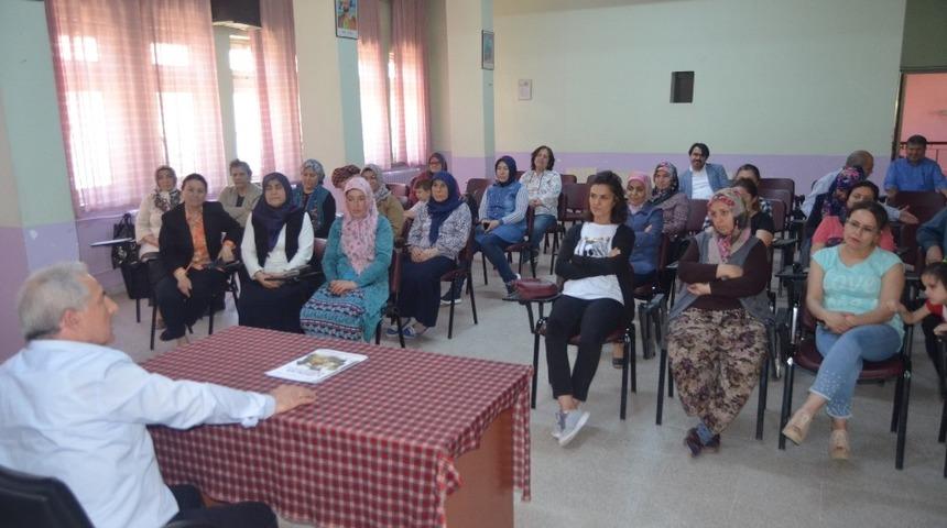 Selendi&rsquo;de ustalar kursiyerlerle buluşuyor