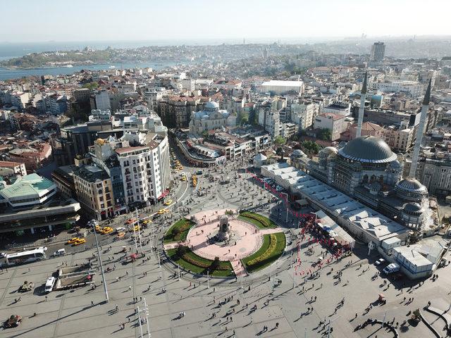 Havadan fotoğraflarla Taksim Meydanı'ndaki son durum