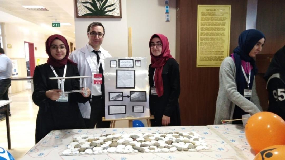 Siirt&rsquo;te 4006 T&Uuml;BİTAK Bilim Fuarı