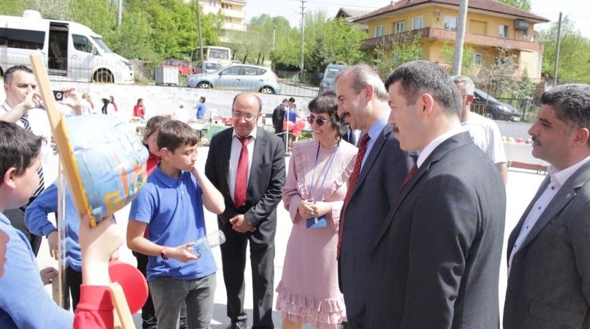 &Ouml;ğrenciler tarafından 4006 T&uuml;bitak Bilim Şenliği d&uuml;zenlendi