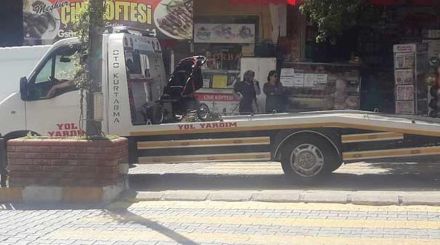 Onu gören inanamadı! Araç çekicisi üstünde ilginç olay