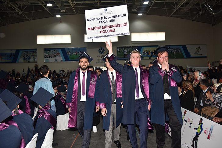ETÜ 2018-2019 mezunlarını verdi G2