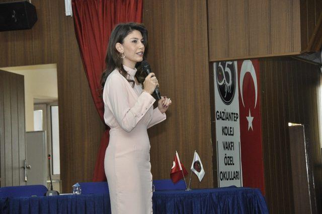 Ece Tatar Sıdal başarının sırlarını öğrencilerle paylaştı