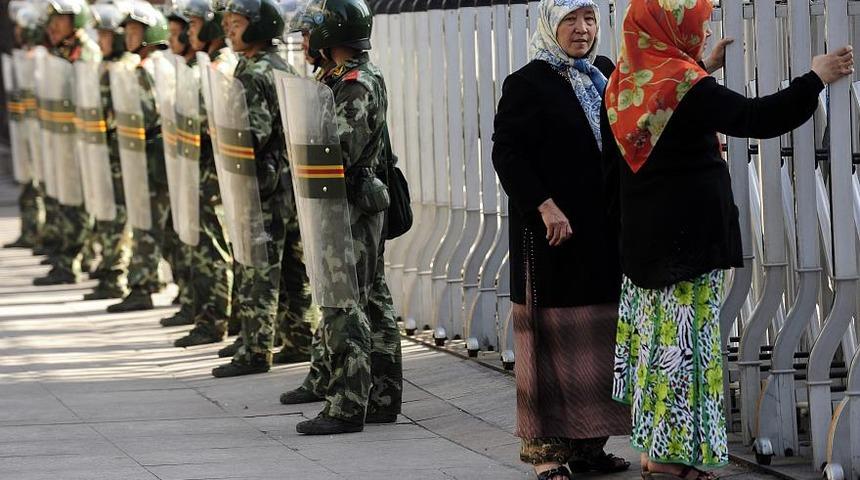 '40 m&uuml;sl&uuml;man kadına zorla domuz yedirildi'