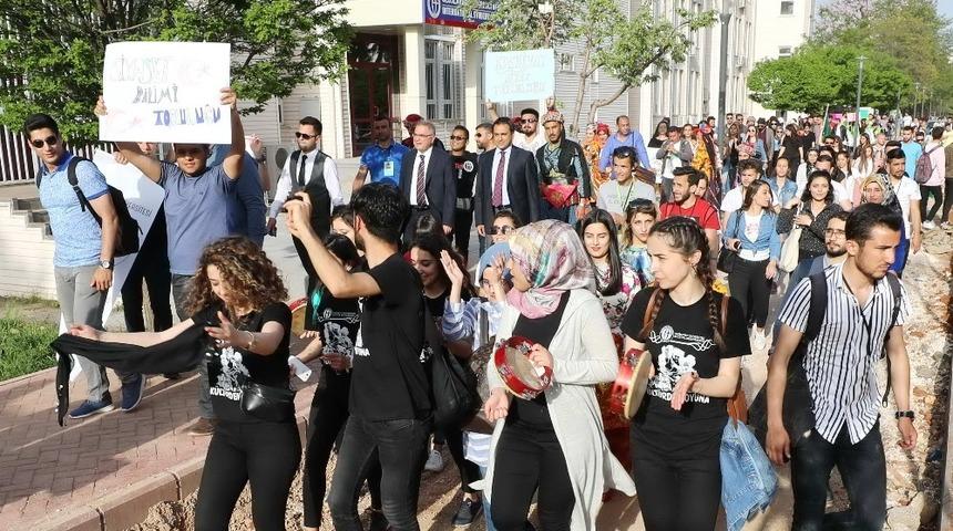 GA&Uuml;N&rsquo;de davullar bahar şenliği i&ccedil;in &ccedil;aldı