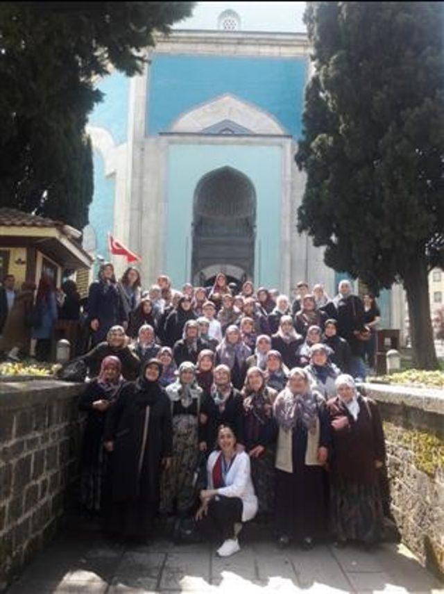 Kuran kursu öğrenci ve öğreticilerinin Bursa gezisi