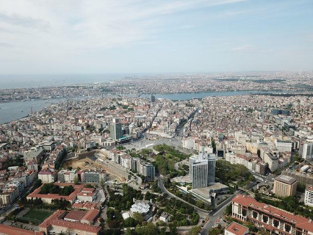 Taksim Meydanı'ndaki son durum havadan fotoğraflandı