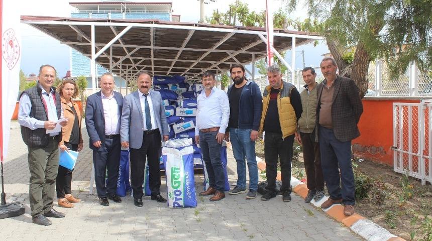Iğdır&rsquo;da soya tohumu dağıtıldı